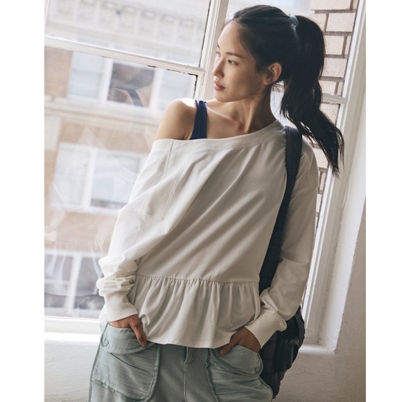 FREE PEOPLE Play Nice Layer Pullover Women's Size S White & Black - Picture 2 of 13